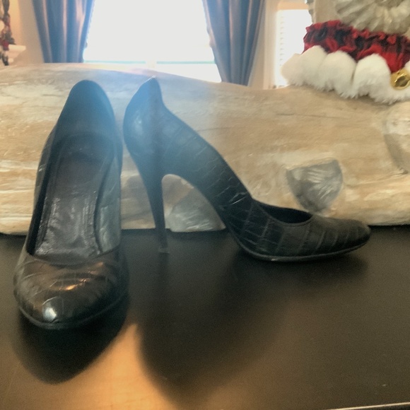 Tahari Alligator 4” heels size 37 1/2 - Picture 1 of 4